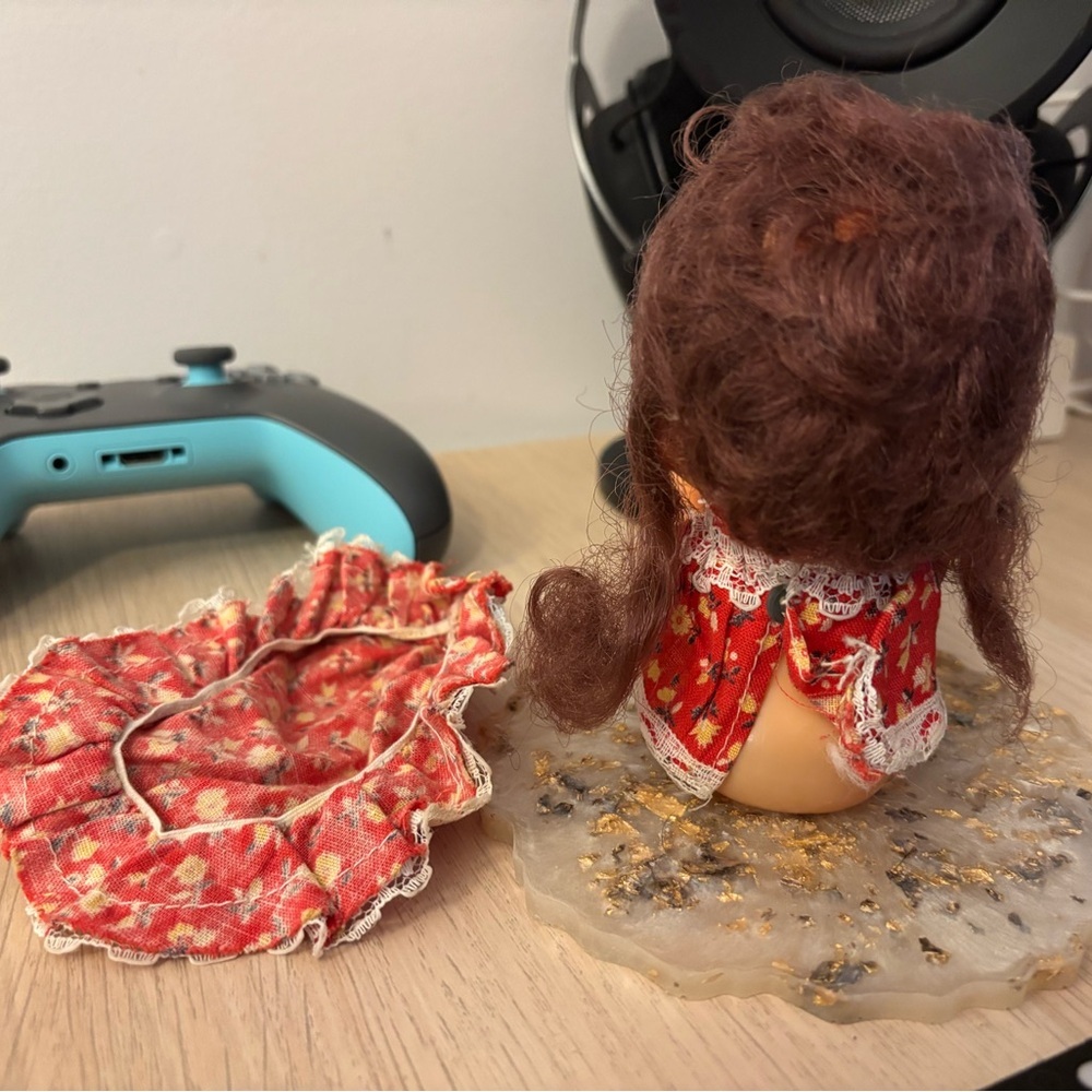 ☘️ BOGO FREE ☘️ Vintage 70s footsy woozie suki type doll - Picture 2 of 3